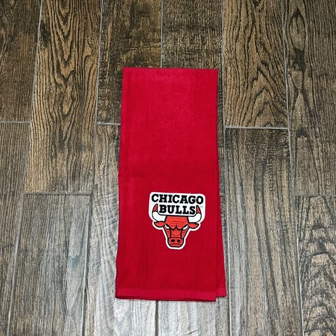 Vintage 90's Chicago Bulls Embroidered NBA Red Sideline Bench Towel Jordan Era Cover