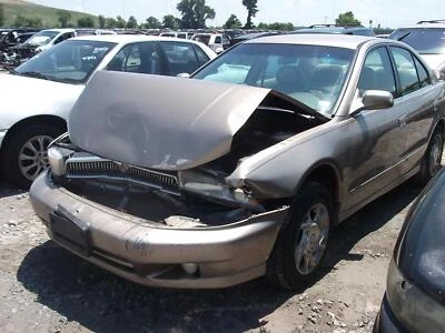 Vidrio trasero usado se adapta a: Mitsubishi Galant 2000 con antena trasero grado A Foto 1 de 4