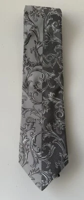 Corbata Versace Etiqueta Negra, Dos Tonos Color Plata. Jacquard Paisley Foto 1 de 4