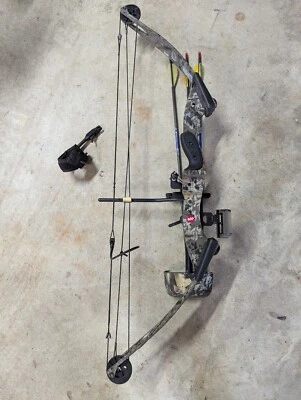 PSE Deer Hunter S3 Compound Bow Arrows Hunting 27" 55# Right Hand - Image 1 of 4
