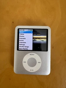 Apple iPod Nano 3rd Gen 4GB - Silver: A1236 - used, in working order - Picture 1 of 7