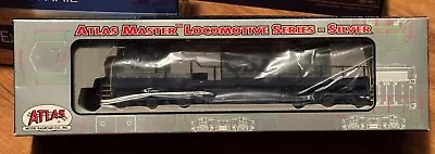 Atlas HO Silver Series 7307 GE U30C CSX #7211 Locomotive ***PLS READ*** - Image 1 of 4