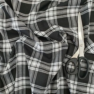 Schwarz weiß Viskose Stoff Schottenkaro Karo Kleid Handarbeit Material 58" Meter - Bild 1 von 3