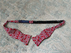 Cravate arc réglable en soie rouge Vineyard Vines noms de rue Nouvelle-Orléans