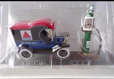 CITGO 1912 FORD MODEL T DELIVERY TRUCK AND 1920's WAYNE GAS PUMP REPLICA BOXED - Image 1 of 4