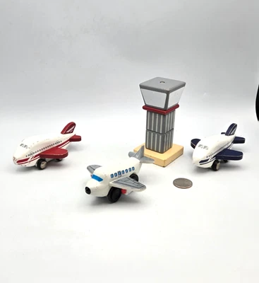 Lote de avião torre de aeroporto - Funciona com Thomas Train & Friends ferrovia de madeira BRIO - Imagem 1 de 4