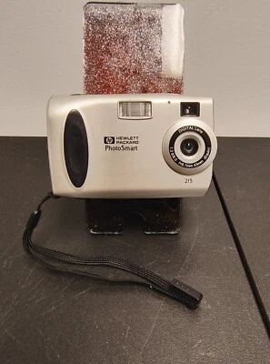 Vintage Photosmart 215 1,3 MegaPixel 2x Zoom 1.8" Color LCD Hewlett Packard - Image 1 of 4