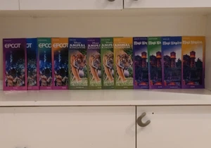 12 Disney's EPCOT, ANIAL KINGDOM AND MAGIC KINGDOM MAPS lot -NEW- - Bild 1 von 2