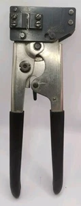 AMP Incorporated 1-231652-0 Hand Strip Crimping Tool - Picture 1 of 6