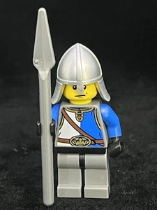 Lego Minifigure Castle - King's Knight Blue and White cas521 - Sets 70401 - Picture 1 of 5