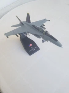 Modelo de avión metálico F/A-18F Hornet US Navy 1:100 - Imagen 1 de 4