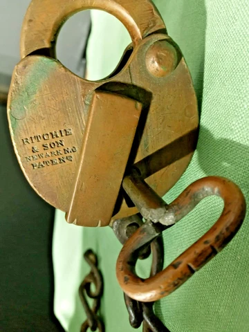 4"IN ANTIQUE BASS LOCK KEY & CHAIN BY RITCHIE & SON NEWARK N.J. PATENT Cover