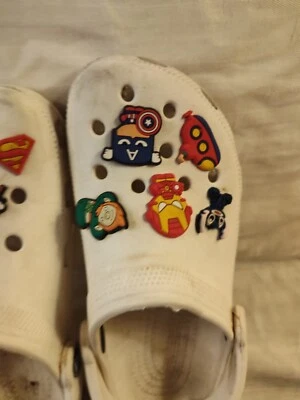 Zapatos Crocs Blanco Talla 6 Con Botones-Superman Capitán América, Mickey MousrEtc  Foto 1 de 4