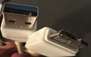 Samsung ET-DQ11Y1WE OEM Original 5FT USB 3.0 Galaxy S5/Note3 Charging Data Cable - Picture 1 of 5