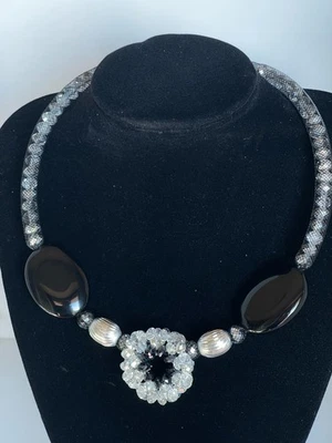 Girocollo donna cristalli e onice su tubolare In tulle - Immagine 1 di 4