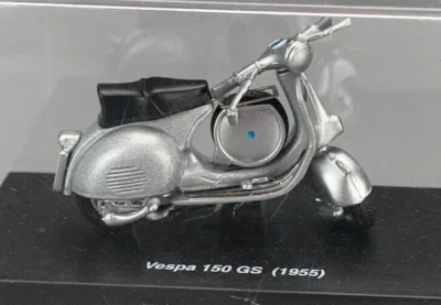 1:32 Diecast New Ray 1955 Vespa 150 GS D0914 - Image 1 of 4