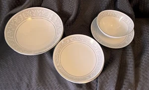 7 Piece Imperial China Whitney 5671 W Dalton Japan Gravy Vegetable Salad Bowls - Picture 1 of 7