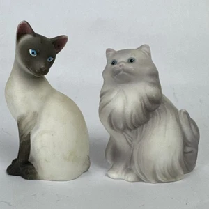 Vtg 1984 Siamese & Persian Cat Porcelain Figures AVON - Picture 1 of 11