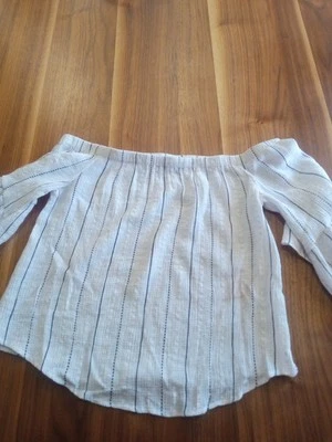 Blusa feminina de tomate com ciúmes listras azuis brancas gola barco tamanho pequeno - Imagem 1 de 4