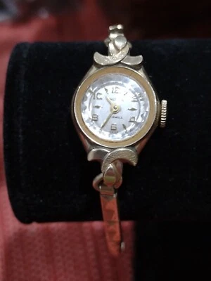 Vintage CATENA 17 Jewel HERNA Ladies Women's Watch 10k Gold RGP - Image 1 of 4