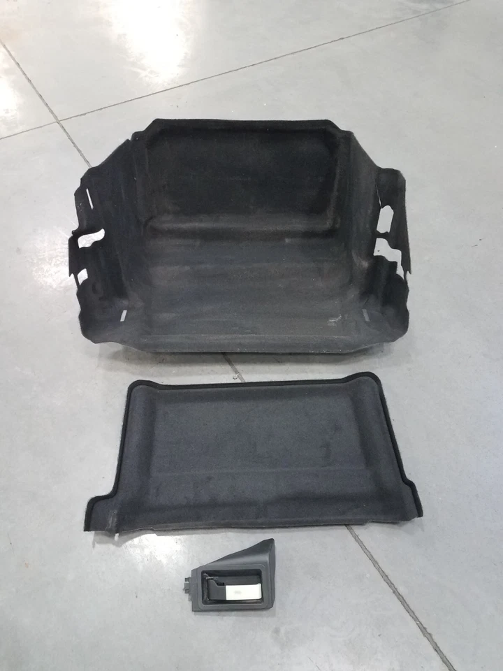 Porsche Cayman GTS 2022 revestimiento de maletero delantero/liberación de emergencia - * #8065 i6 Foto 1 de 4