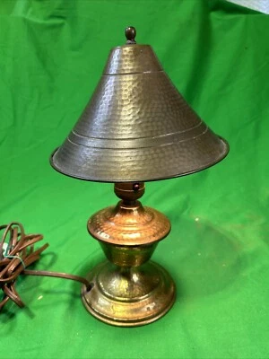 Lâmpada de cobre vintage martelada década de 1940 arte artesanato condição de trabalho precisa ser reconectada - Imagem 1 de 4