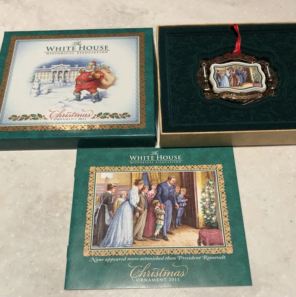 WHITE HOUSE 2011 CHRISTMAS ORNAMENT HONORS TEDDY ROOSEVELT SANTA OBAMA New Foto 1 de 4