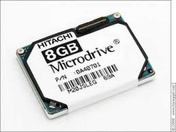 Hitachi 8 GB Microdrive HMS361008M5CE00 3K8 3600RPM ATA-33 ZIF 128KB (0A40701) - Image 1 of 1