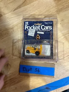 TOMY TOMICA CARTA TASCABILE AUTO TOYOTA FORCELLA SOLLEVATORE 182-12 GIALLO NERO - Foto 1 di 6