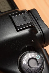 Universal Black Rigid Plastic BS-1 Hot-Shoe Cover for Canon Nikon D-SLR Camera - Picture 1 of 7