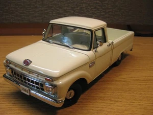 1/18 1965 FORD F-100 PICKUP IN WHITE BY SUN STAR, NO BOX - Bild 1 von 21