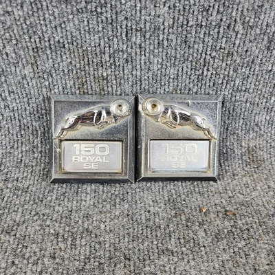 81-93 DODGE RAM D150 ROYAL SE EMBLEMAS DE PARA-LAMA EMBLEMAS OEM PAR - Imagem 1 de 4