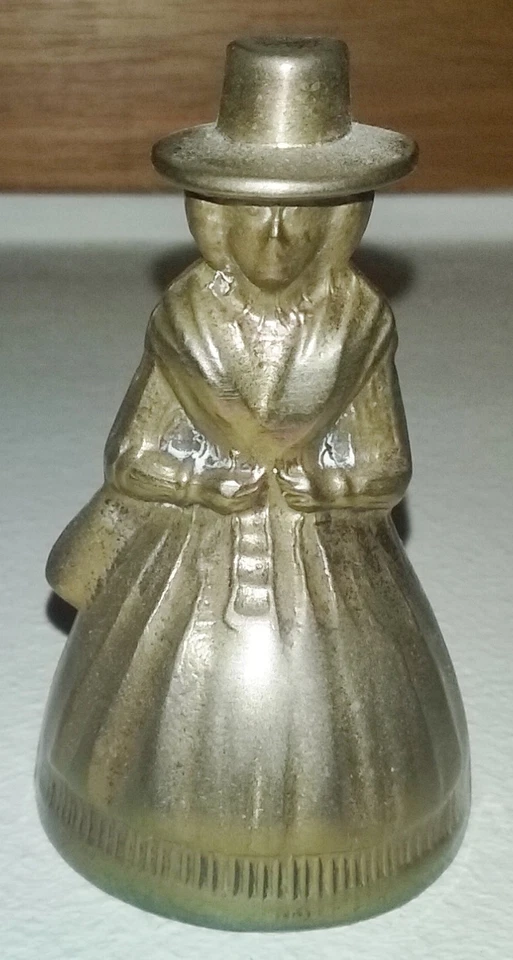 Ancienne petite clochette de table en bronze dame en costume - Photo 1/3