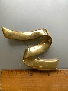 MONET Signed Gold Tone Brooch Pin  - Picture 1 of 4