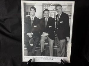 Pressefoto Len Dawson, Nick Buoniconti, Cris Collinsworth auf "Inside the NFL" - Bild 1 von 3