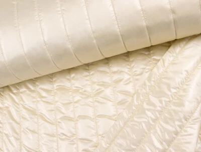 STEPPSTOFF Stepper Steppfutter wattiert längs gesteppt CREME EUR 23,98/m - Bild 1 von 2