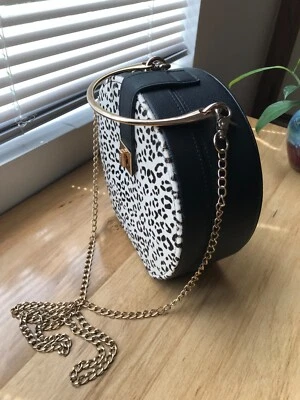 Bolso de mano redondo Dune London Designers bandolera pelo de becerro cuero e imitación cuero Foto 1 de 4