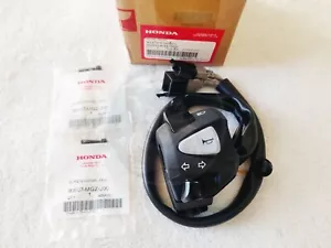 Genuine HONDA CBR300R (2015-2018) Horn Lights Blinker Left Switch - Picture 1 of 2