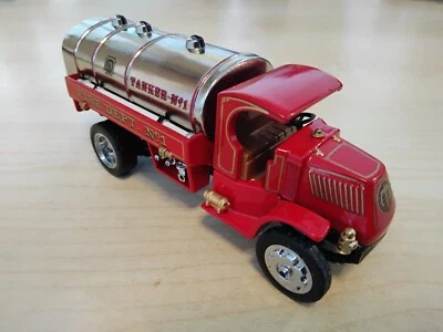 matchbox models of yesteryear 1923 Mack AC Fire Dept. No.1 Tanker YFE11 - Bild 1 von 4