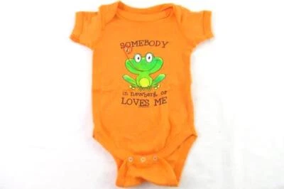 Body De Bebé Rabbit Skins 6 Meses Naranja Con Estampado De Rana "Me Quiere" - Imagen 1 de 4