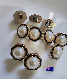 10pcs 18mm Gold Black White Pearl Like Acrylic Buttons - Picture 1 of 1