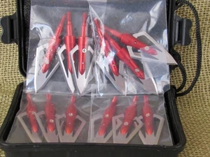 ARCHERY HUNTING BROADHEADS in Case ~ 4 Packs of 3 ~ 12 Total ~ RED ~~~ New - Picture 1 of 9