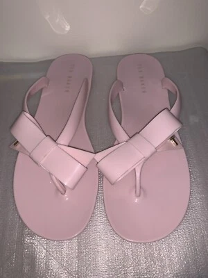 Chanclas Ted Baker Bejouw con detalle de lazo en gelatina TOTALMENTE NUEVAS, talla 7 (40) color rosa. Foto 1 de 4