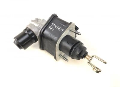 SL-CLASS (R230) VA2521477 Brake Master Cylinder A0004300712 A0004300412 - Image 1 of 3