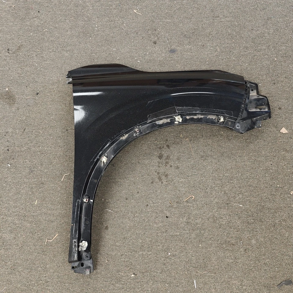 Para-lama dianteiro original do fabricante Mitsubishi destro 2021-2024 Outlander   - Imagem 1 de 4