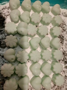 Cotton and Iris Hearts & Flowers Scented Wax Melts - Picture 1 of 8