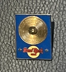 HARD ROCK CAFE Pin Badge Gold Disc - Picture 1 of 3