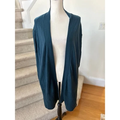 Cárdigan con capa de cachemir de lana verde oscuro Diane Von Furstenberg Foto 1 de 4