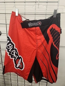 Pantalones Cortos de Lucha Hayabusa Chikara Refundidos MMA Rojo, Negro y Blanco Talla X Grande - Imagen 1 de 3
