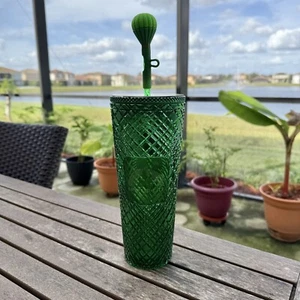 Vaso Starbucks Wicked 2024 verde esmeralda City NUEVO con tapa - Imagen 1 de 6